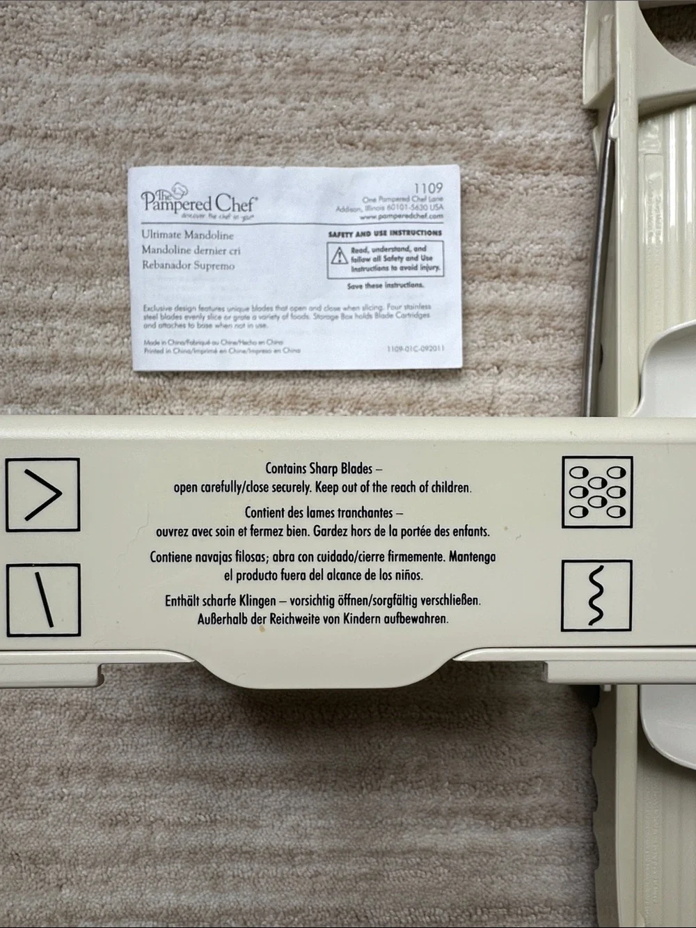 Pampered Chef Ultimate Mandoline #1109 Grater Slicer 4 Blades With Original Box